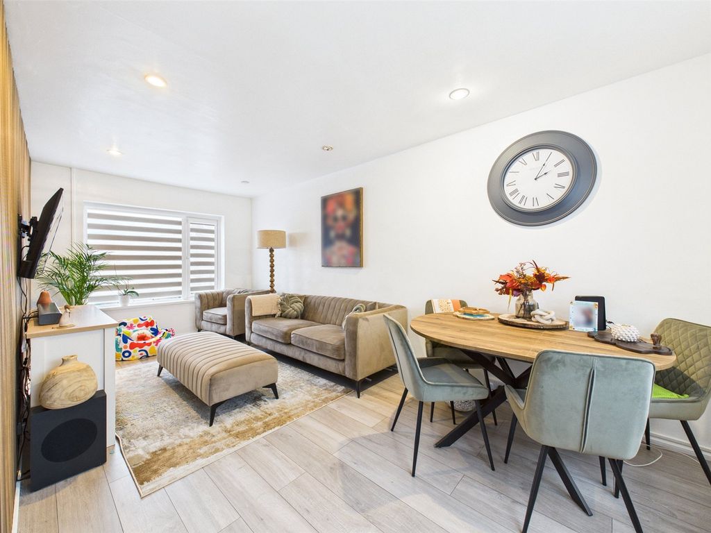 Property photo 2 of 13 Picture No. 18