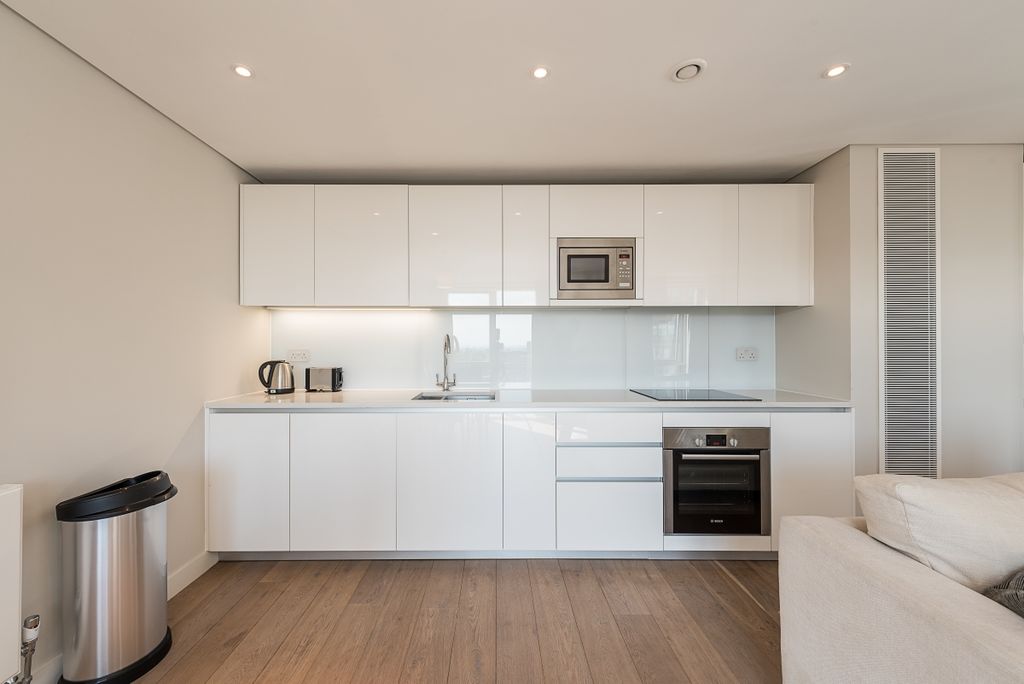 Property photo 3 of 11 Kitchen