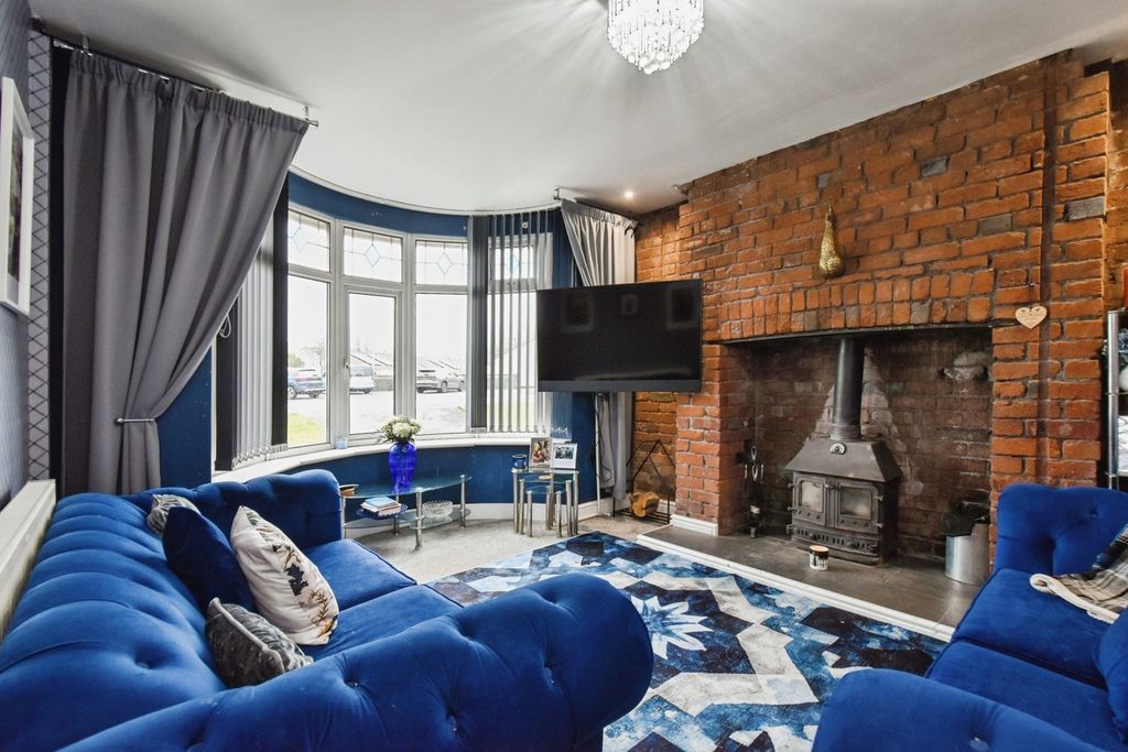 Property photo 2 of 16 Photo