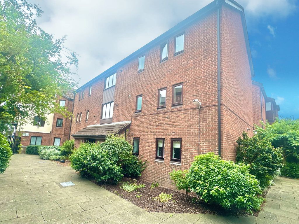 Property photo 2 of 8 Front