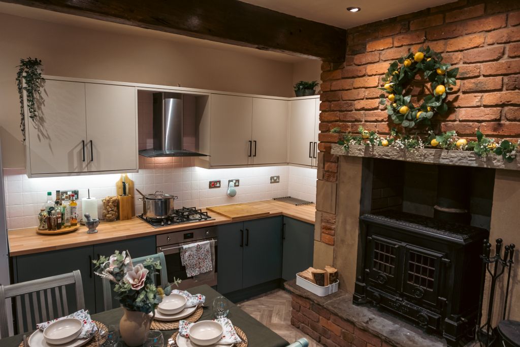 Property photo 3 of 12