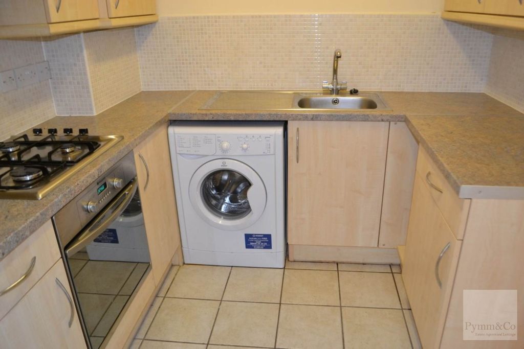 Property photo 2 of 8