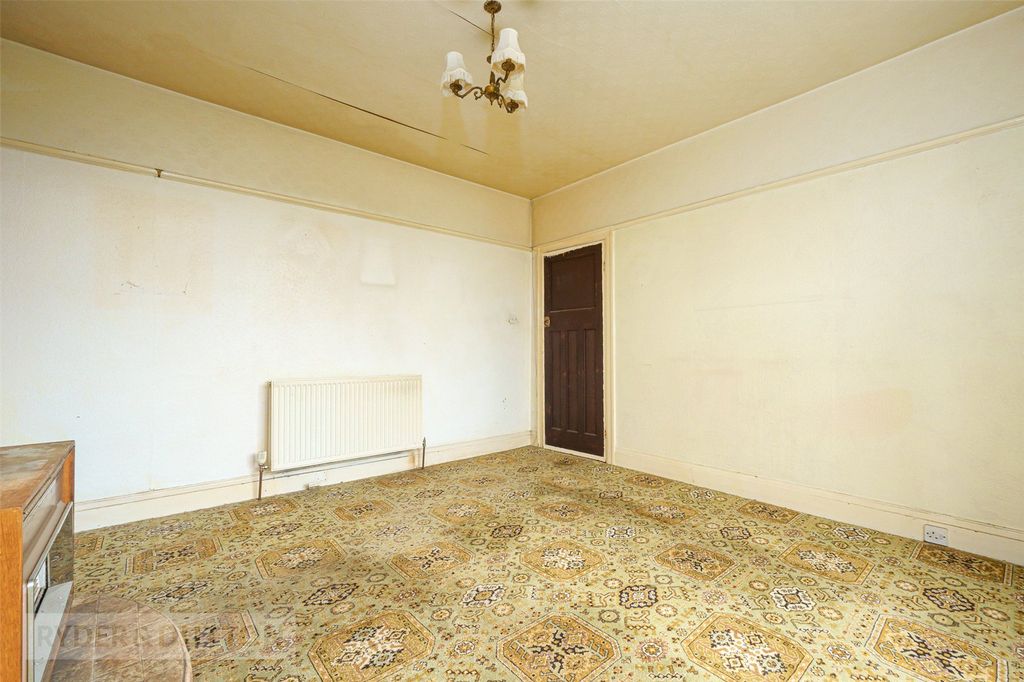 Property photo 3 of 16 Living Room