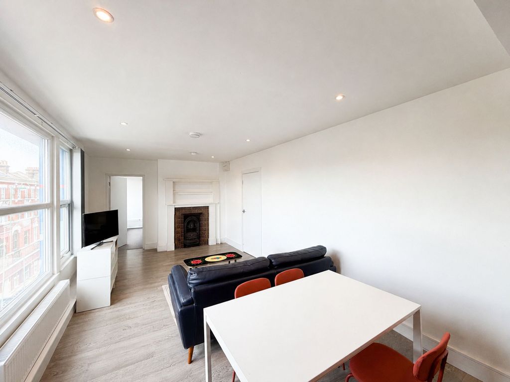 Property photo 2 of 7 High Rd Leytonstone E11