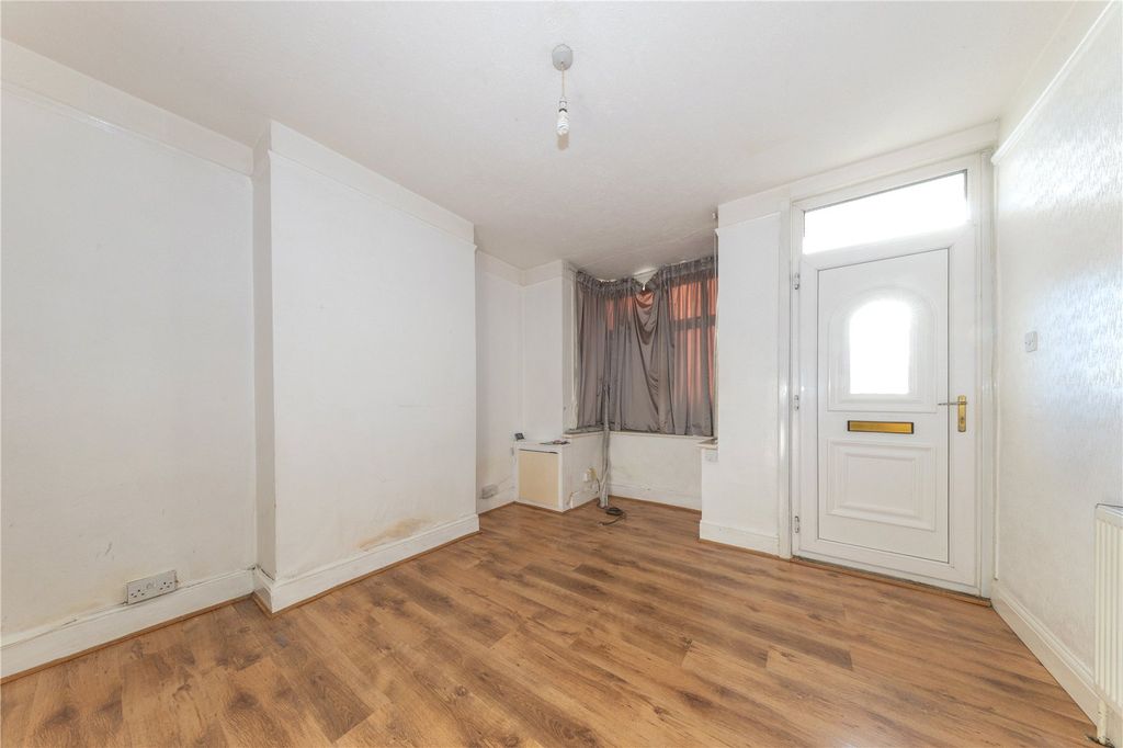 Property photo 3 of 18 Picture No. 07