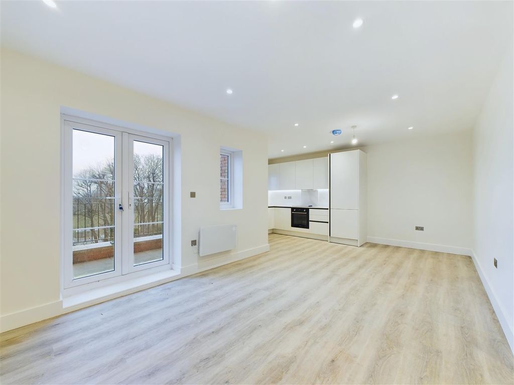 Property photo 1 of 5 Cam04419G0-Pr0017-Still003.Jpg