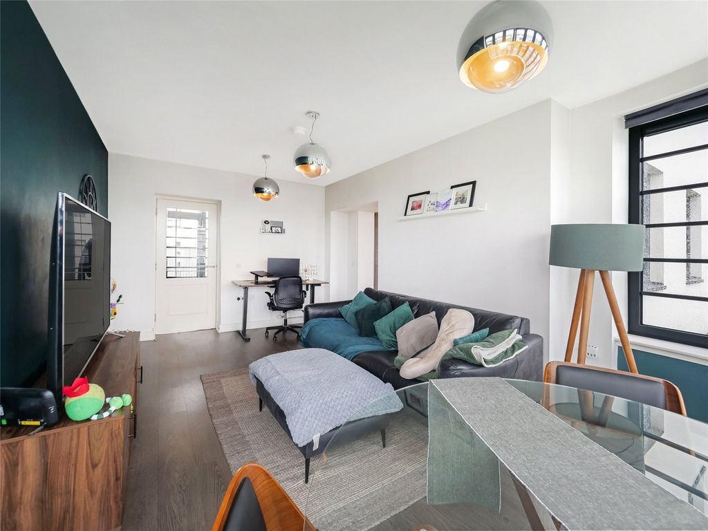 Property photo 3 of 18 Picture No. 13