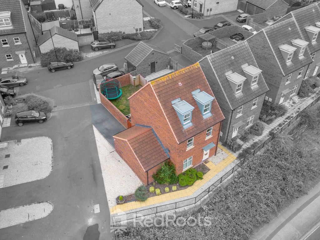 Property photo 3 of 32 4441413