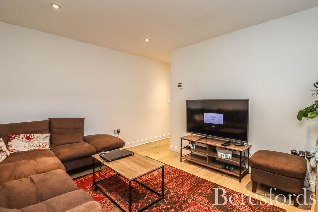 Property photo 2 of 8 Picture 2