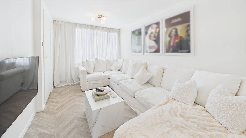 Property photo 3 of 18 4146268