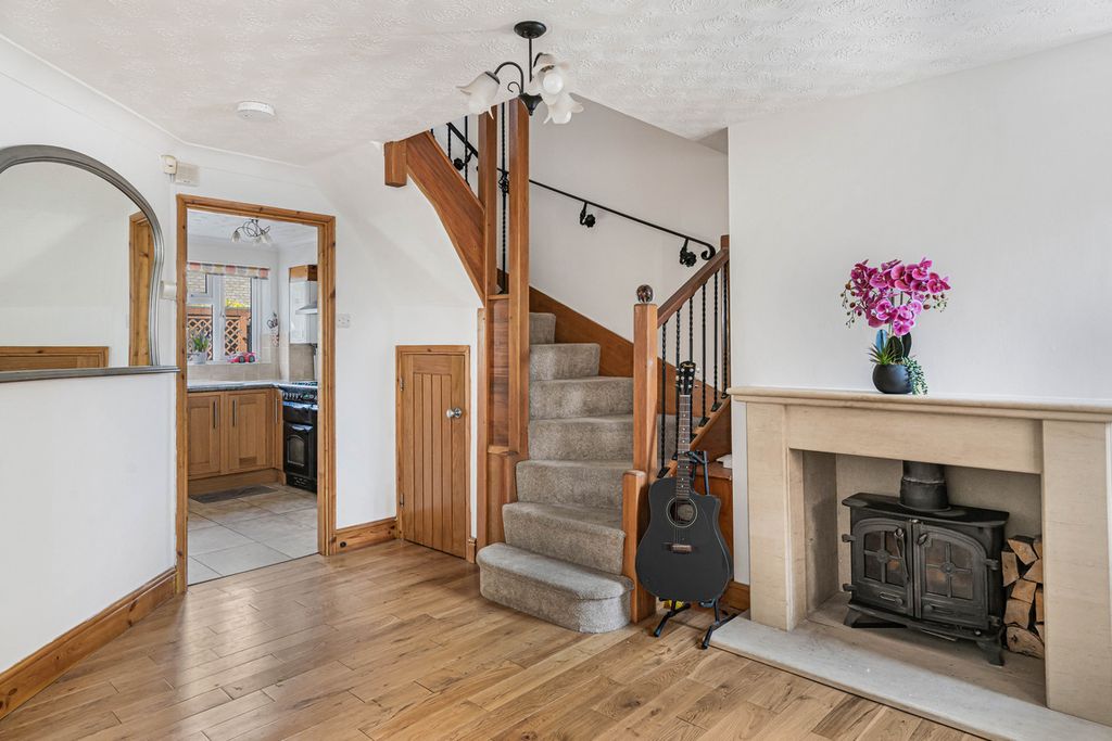Property photo 3 of 25
