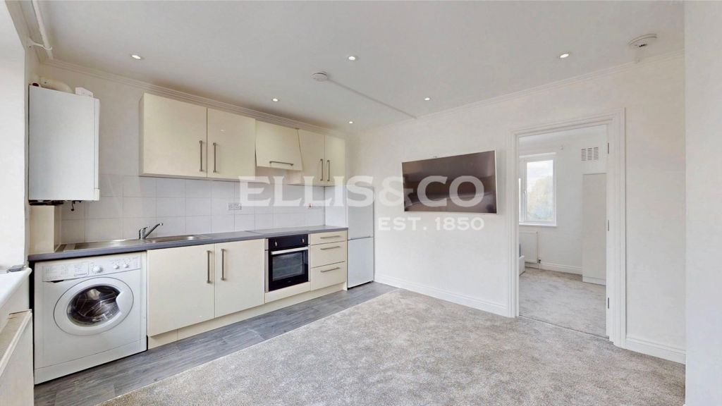Property photo 1 of 16 Picture No. 12