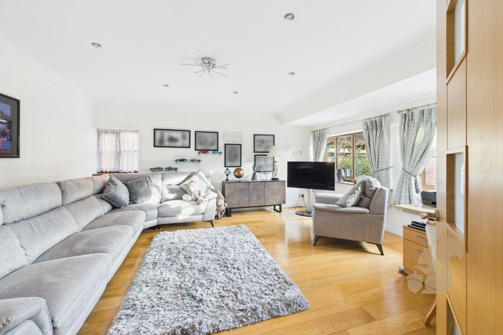 Property photo 2 of 26 Cam01814G0-Pr0040-Still014.Jpg