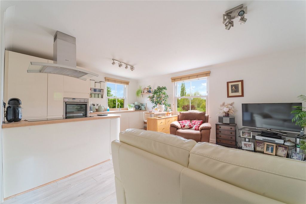 Property photo 2 of 18 Open Plan Living