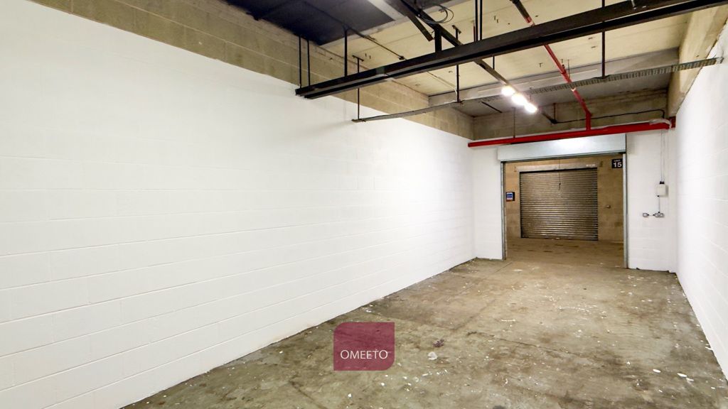 Property photo 1 of 4 Unit To Let