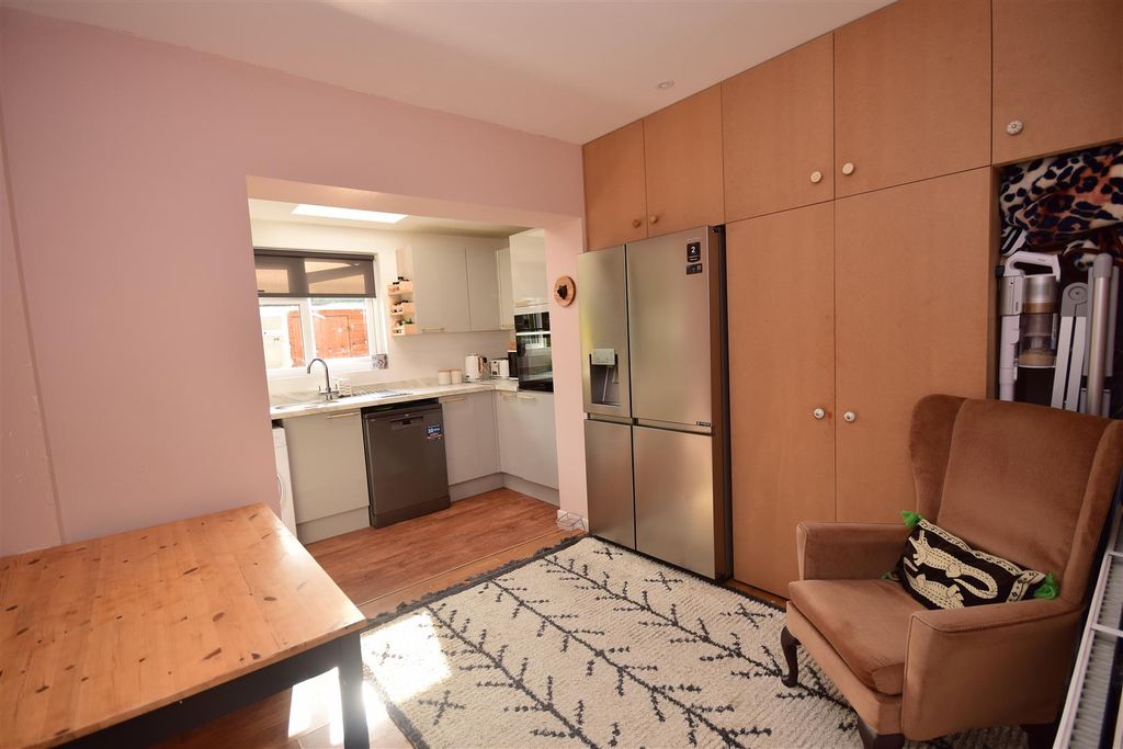 Property photo 3 of 24 Kitchen/Dining Room