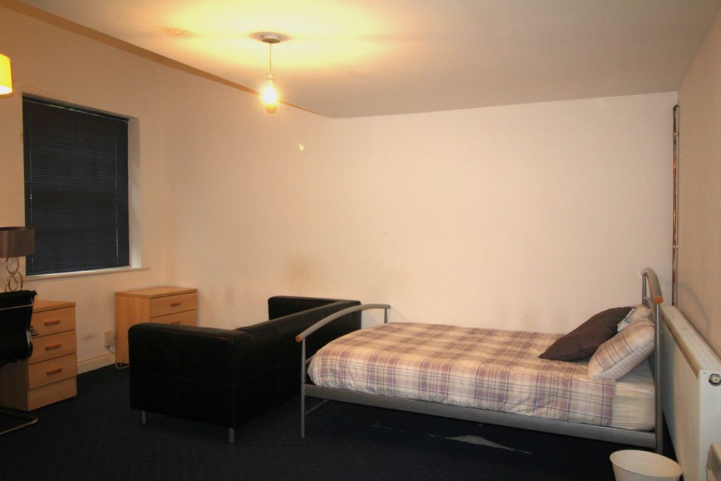 Property photo 1 of 2