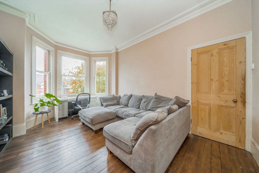 Property photo 2 of 8