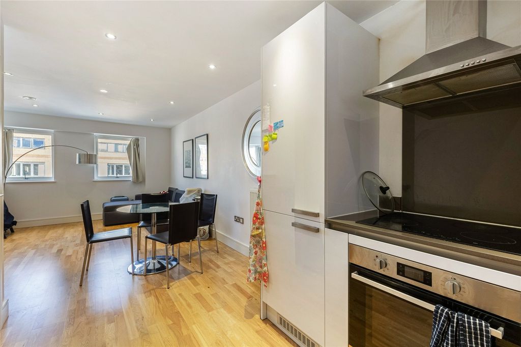 Property photo 2 of 7 Picture No. 15