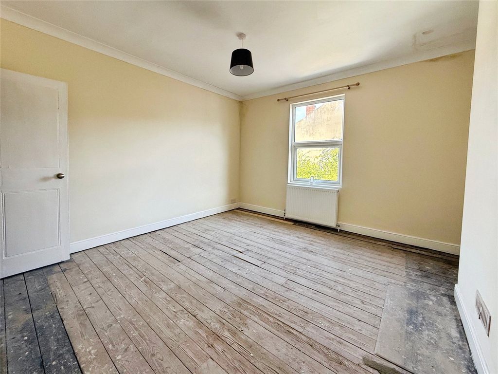 Property photo 2 of 13 Bedroom 1