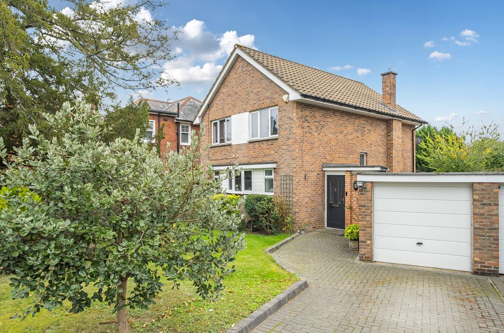 Property photo 1 of 12 1365404-5-68E915d...