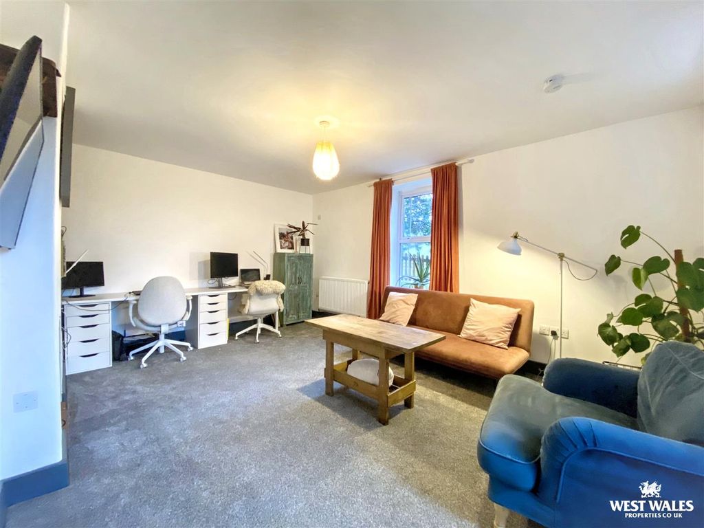 Property photo 3 of 35 Img_5072.Jpg