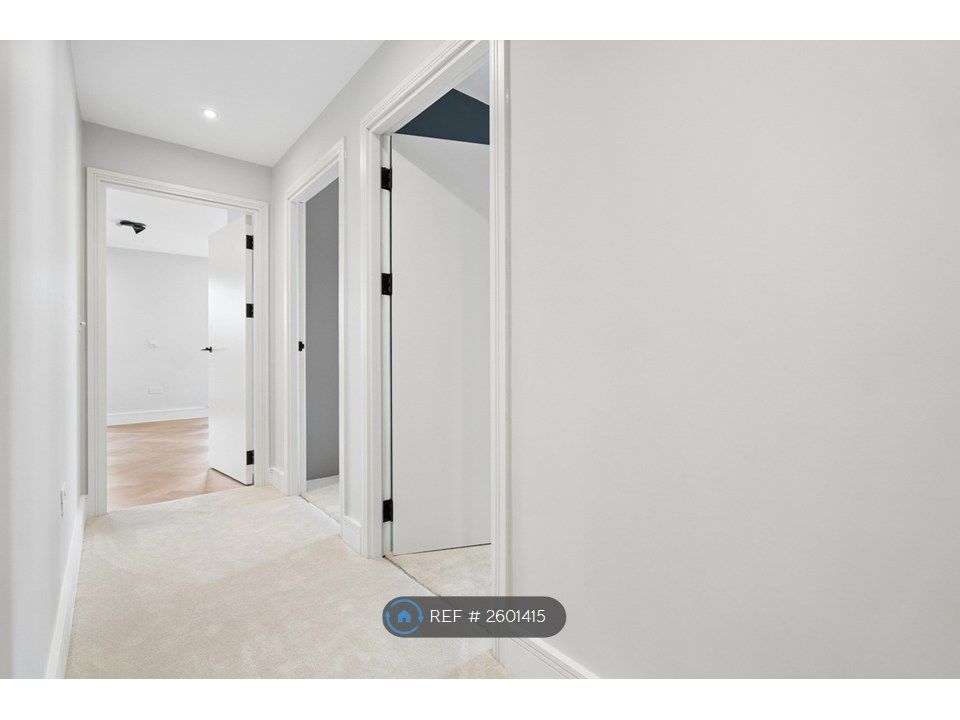 Property photo 3 of 33