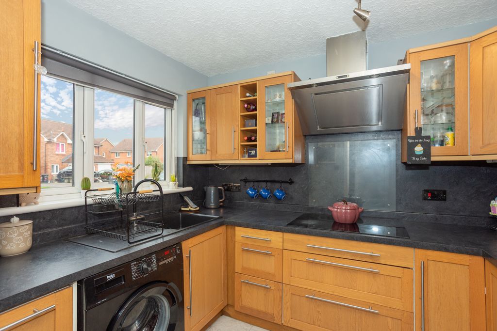 Property photo 2 of 29 Kitchen