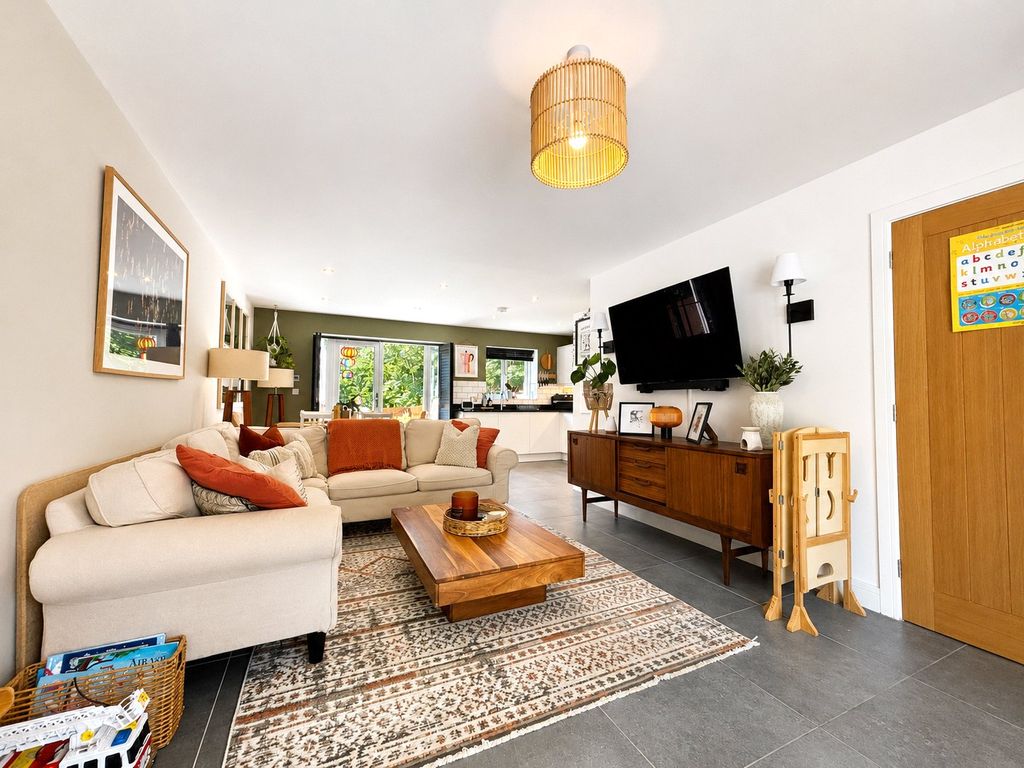 Property photo 3 of 14 3 - Picture No. 08