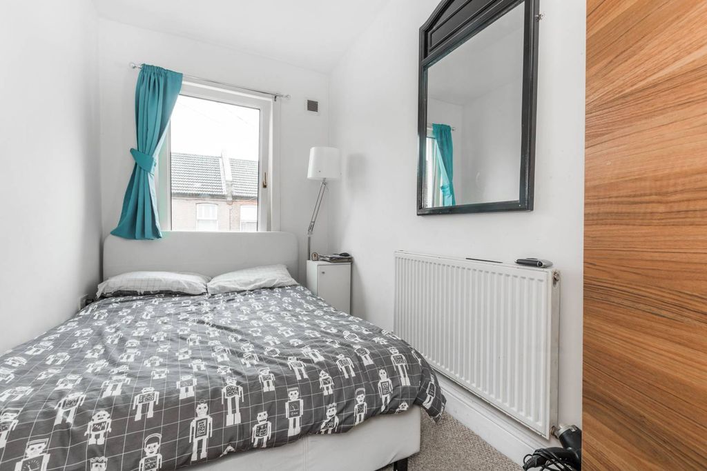 Property photo 3 of 7