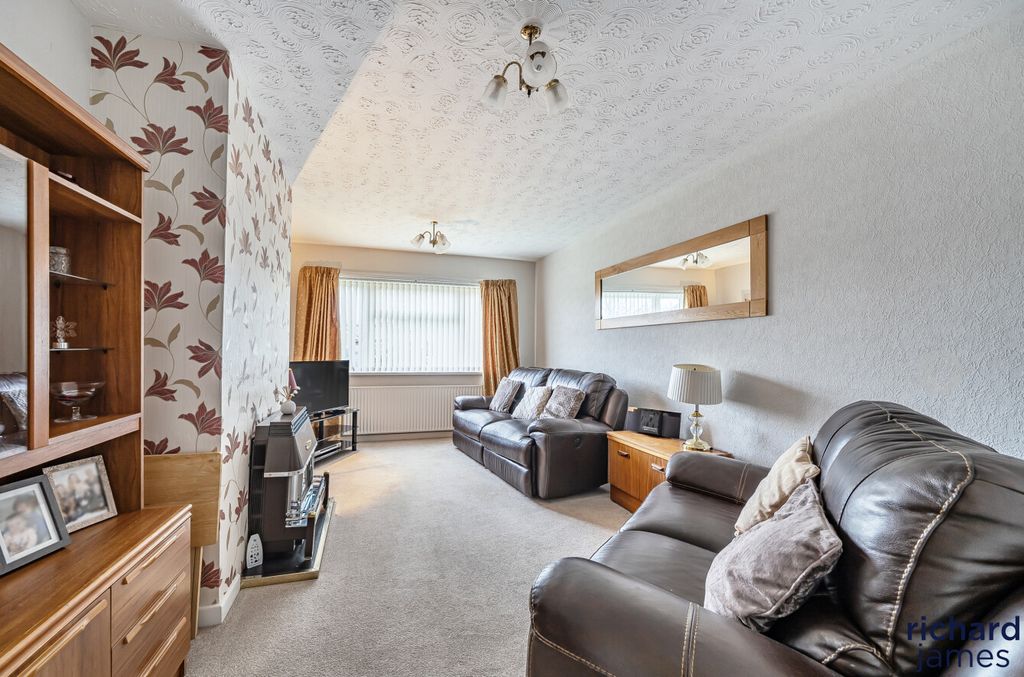 Property photo 3 of 15 5A939800E65141c8Bce0E887A64B3A5B