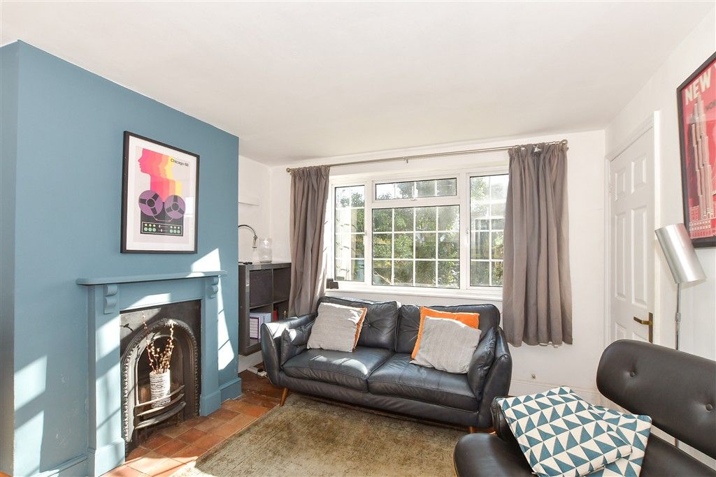 Property photo 2 of 19 Lounge