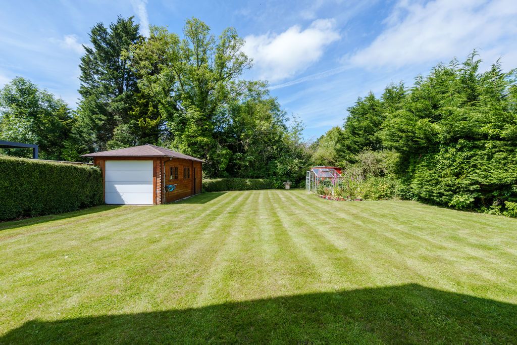 Property photo 2 of 33 Photo 25