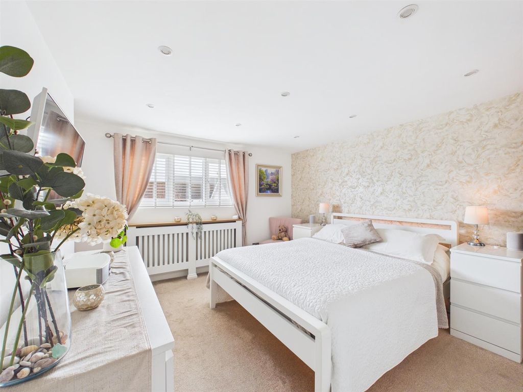 Property photo 2 of 25 Cam02295G0-Pr0393-Still016.Jpg