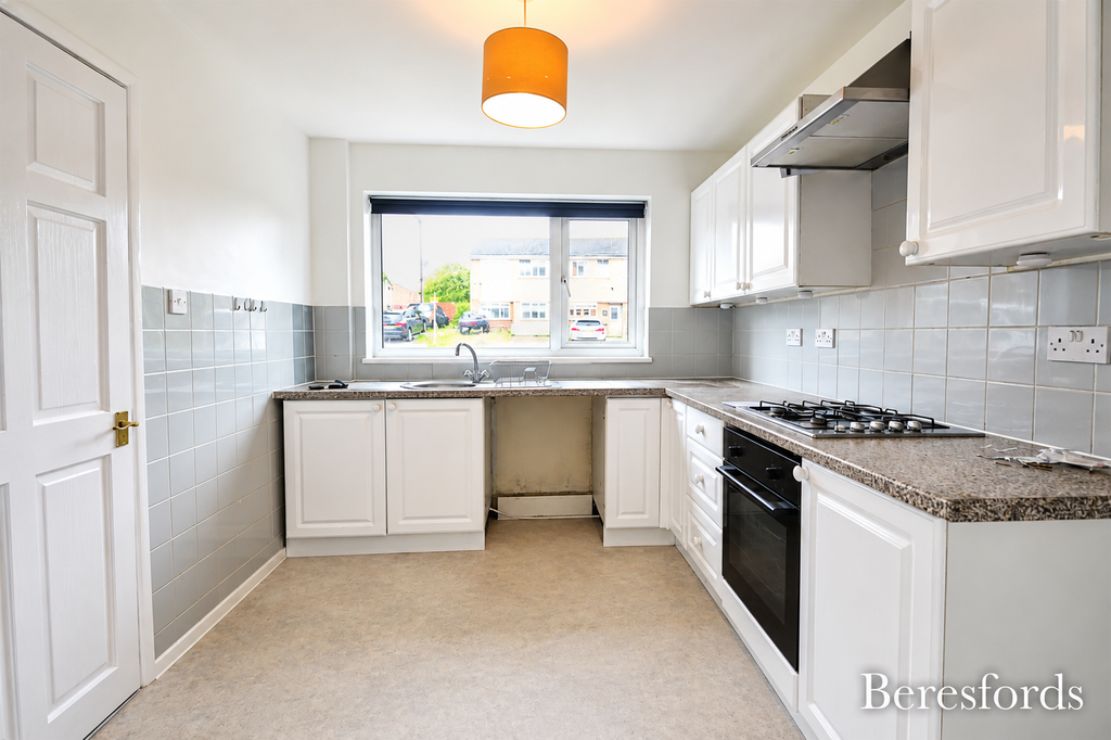 Property photo 3 of 10 Kitchen