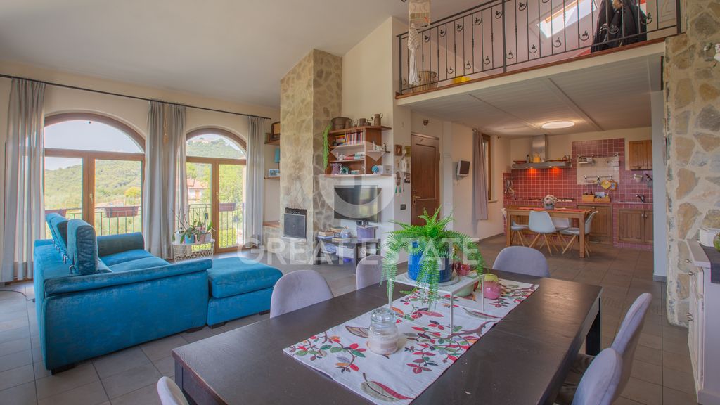 Property photo 2 of 31 Interiors