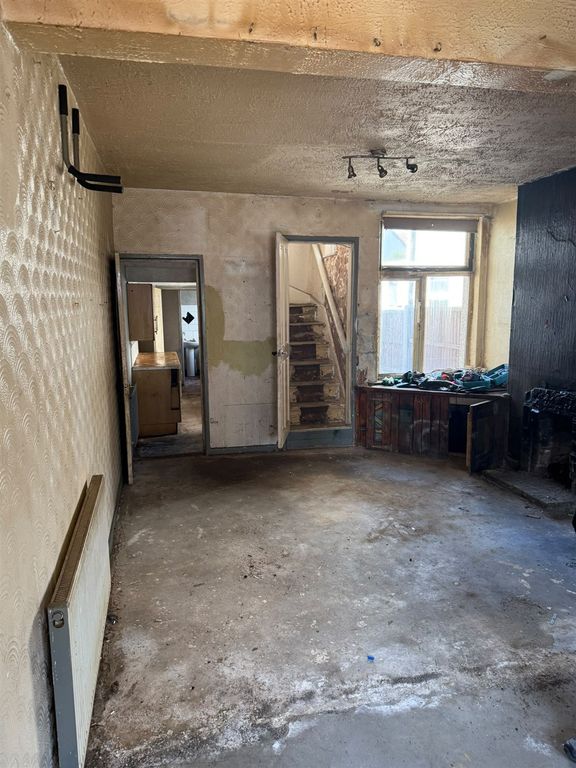 Property photo 3 of 8