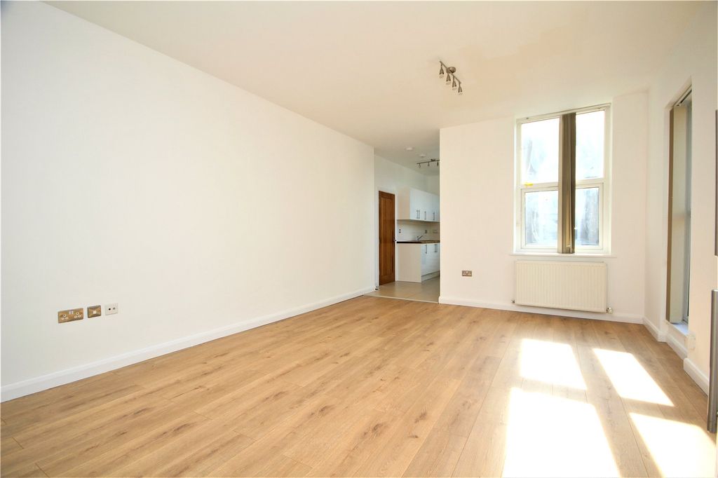 Property photo 3 of 5 Living/Dining Area