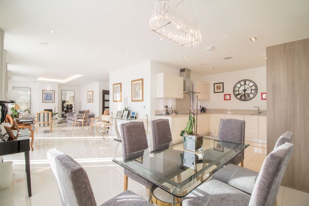 Property photo 1 of 16 5