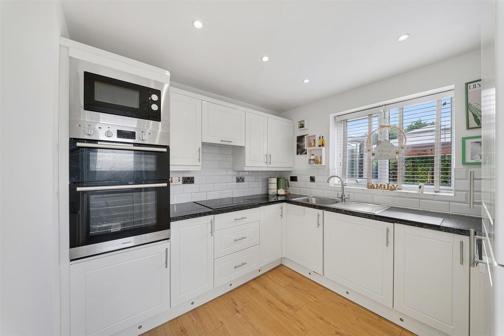 Property photo 3 of 30 9 Grovewood Gardens-39.Jpg