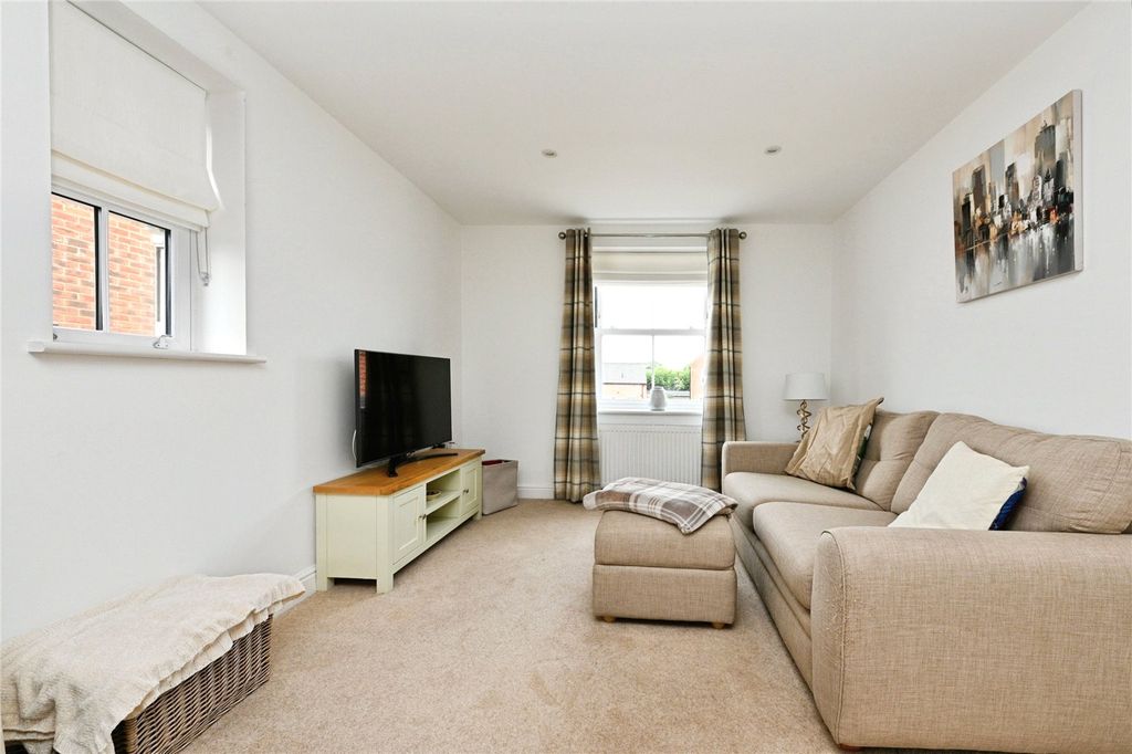 Property photo 3 of 17 Picture No. 24