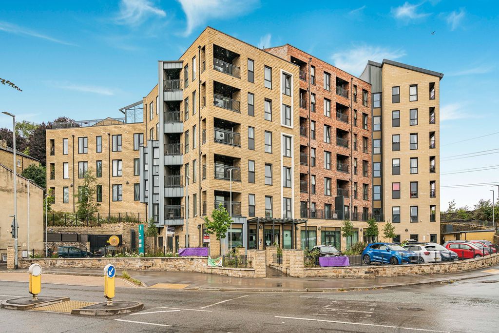 Property photo 1 of 31