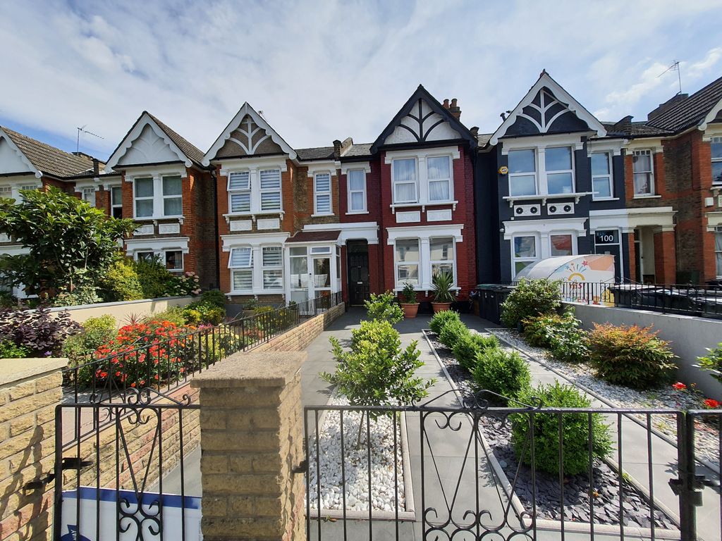 Property photo 1 of 10 Room To Let Near Northumberland Park