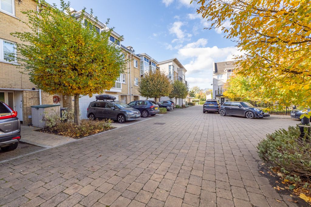 Property photo 3 of 14 Picture No. 22