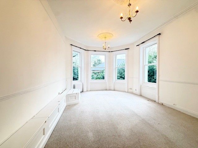 Property photo 3 of 10 Lounge/Diner