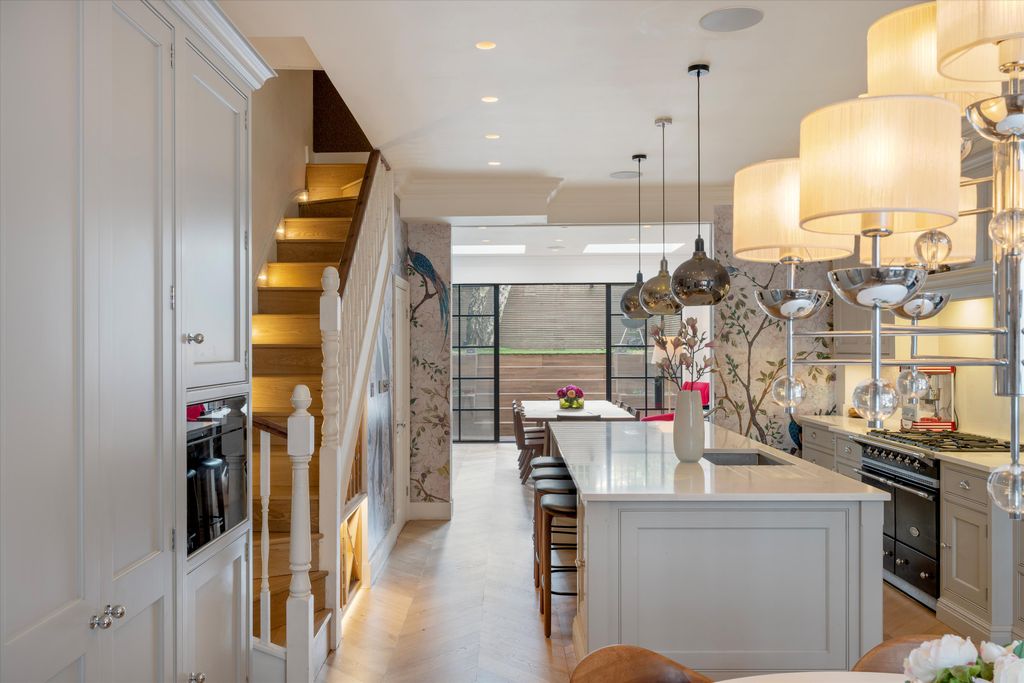 Property photo 2 of 21 Image