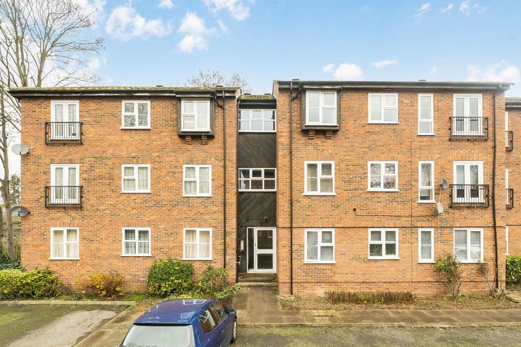 Property photo 1 of 5