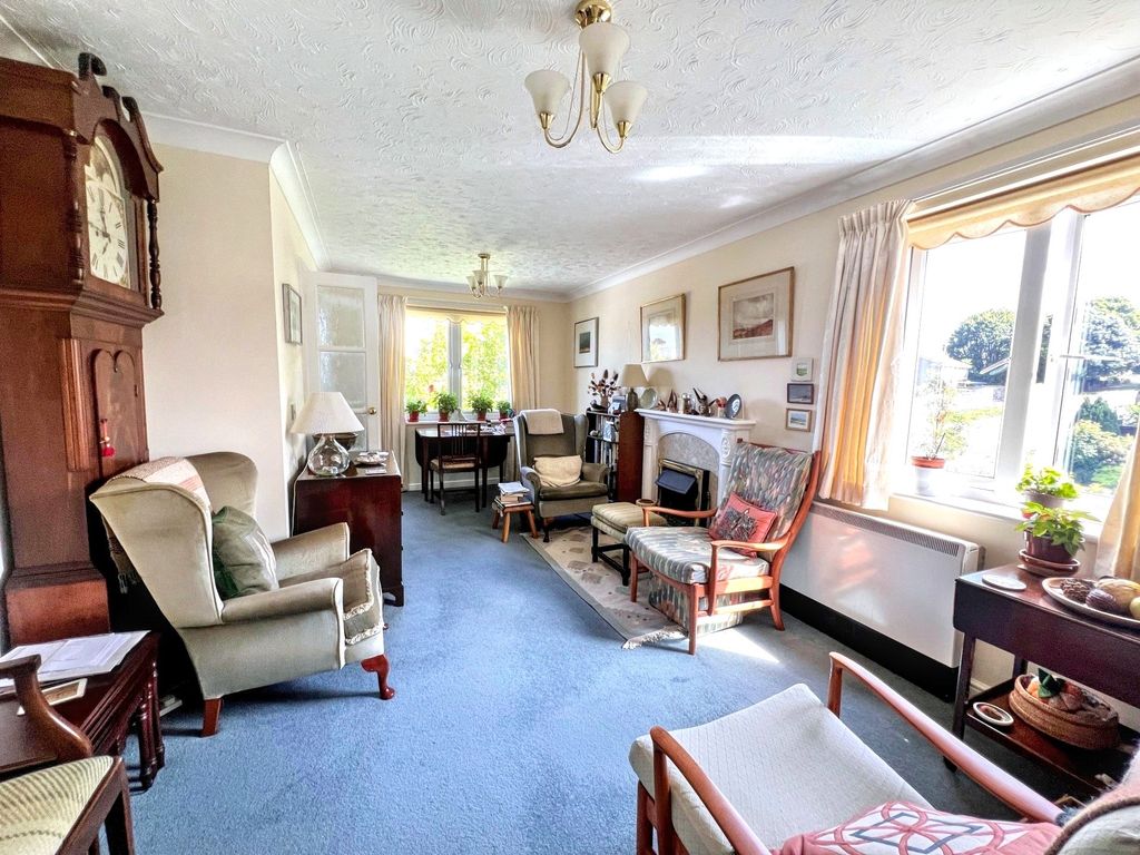 Property photo 2 of 14 Picture No. 11