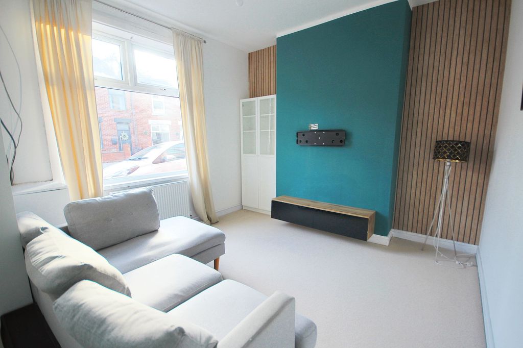 Property photo 2 of 13
