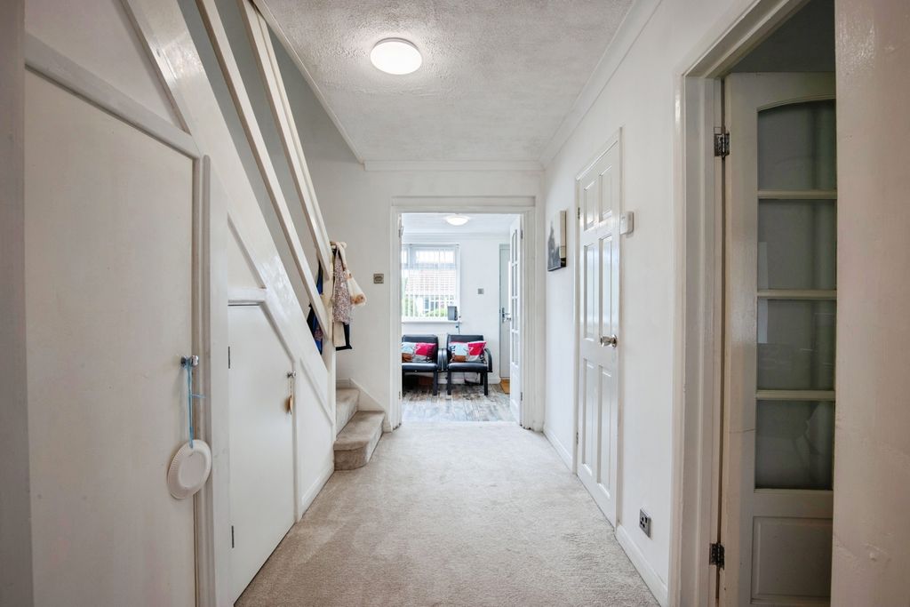 Property photo 3 of 18 Pbox-Img.Jpg